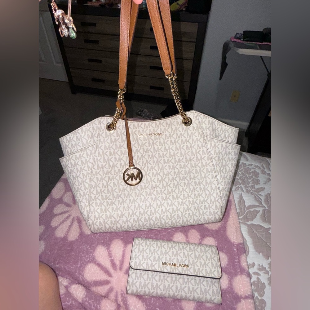 Michael Kors Handbag & wallet